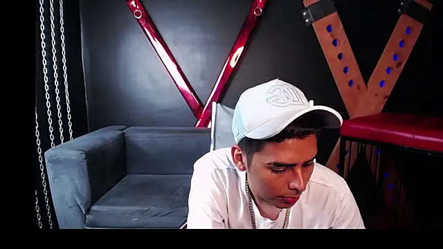 Matthewlodge online show from October 16, 2025, 2:40 pm