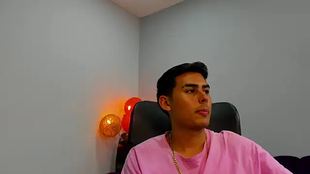 Matthewlodge online show from November 13, 2025, 3:16 am