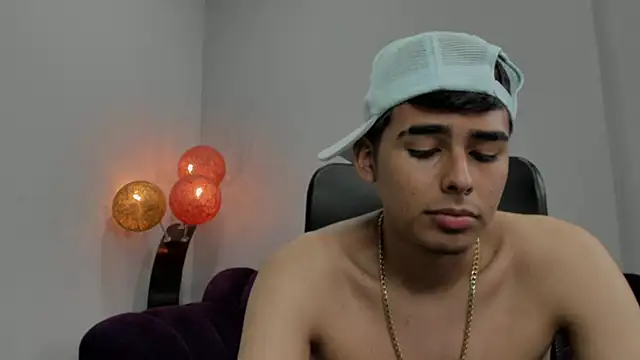 Matthewlodge online show from November 19, 2025, 3:34 pm