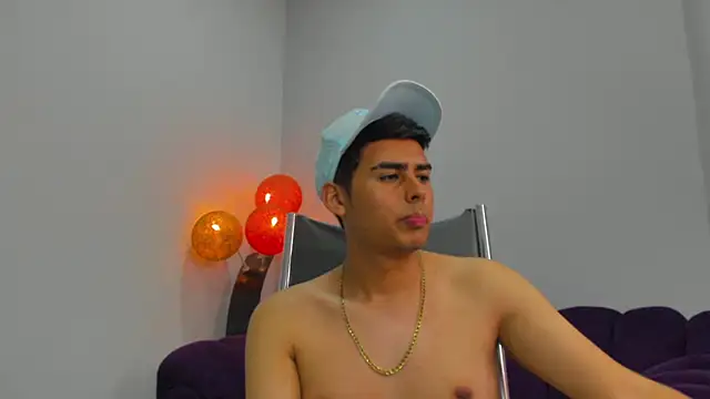 Matthewlodge online show from November 25, 2025, 2:28 pm