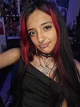 carolinerue online show from April 21, 2026, 2:51 am