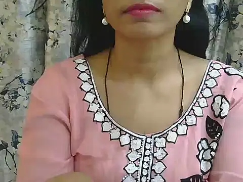MISS SOMIYA online show from August 3, 2026, 3:27 pm