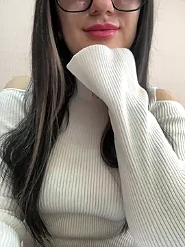 Molly-molly- online show from April 24, 2026, 6:05 am