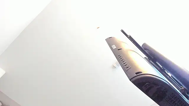 Sofia summers online show from December 4, 2025, 4:11 am