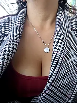 Misshot 01 online show from October 14, 2025, 7:25 pm