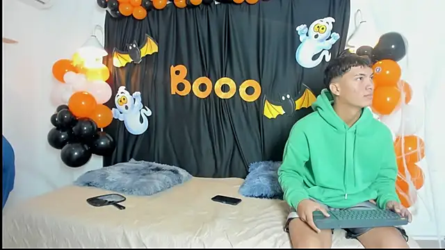 maicol cum23 online show from October 11, 2025, 8:51 pm