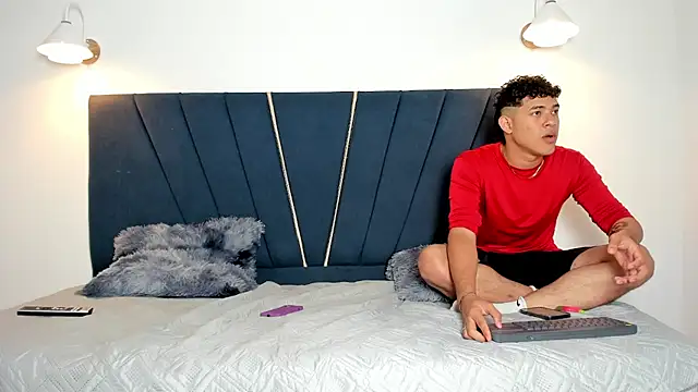 maicol cum23 online show from November 12, 2025, 1:28 am