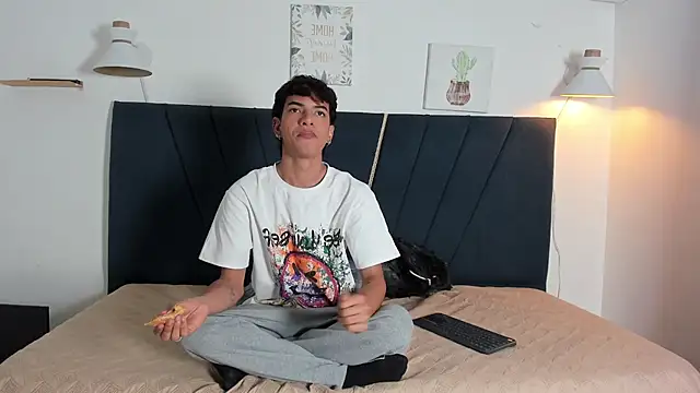 Snapshot of maicol_cum23 chatting on April 11, 2026, 3:11 am maicol cum23 online show from April 11, 2026, 3:11 am