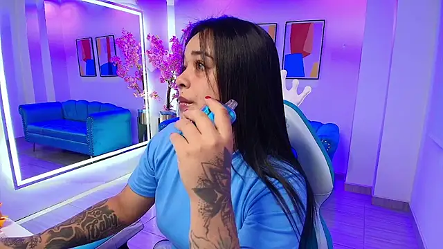 Black roseee online show from October 4, 2025, 3:59 am