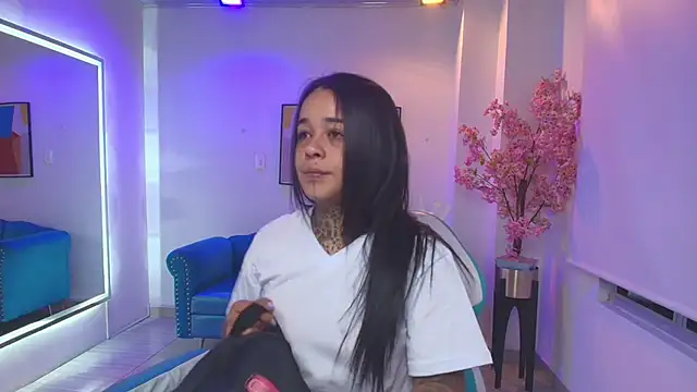 Black roseee online show from April 24, 2026, 4:15 am