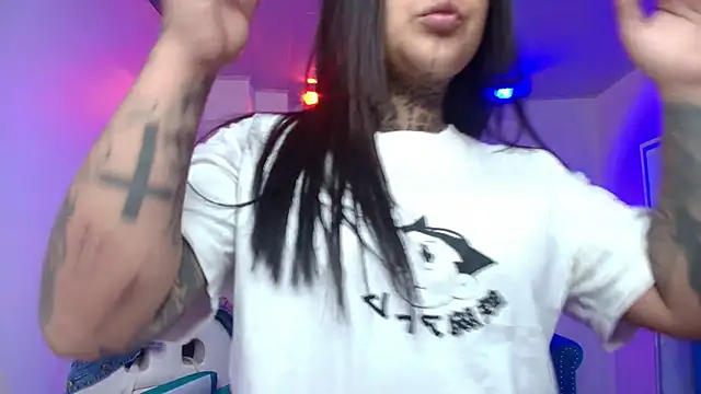 Snapshot of Black_roseee chatting on May 9, 2026, 3:56 am Black roseee online show from May 9, 2026, 3:56 am