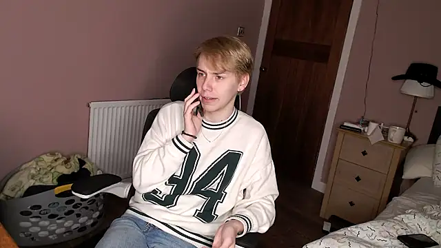 scottishtwink01 online show from September 24, 2025, 12:52 pm