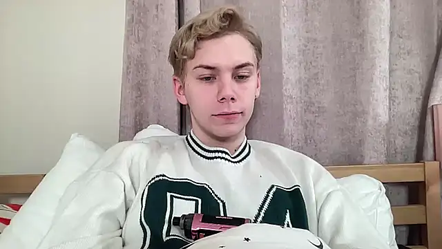 scottishtwink01 online show from October 16, 2025, 10:22 pm