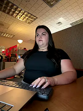 PlayWithBrittany online show from October 22, 2025, 1:44 pm