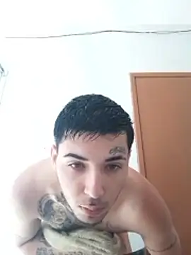 Bbzinha 18 online show from November 14, 2025, 5:44 pm