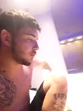 Bbzinha 18 online show from December 1, 2025, 2:16 am