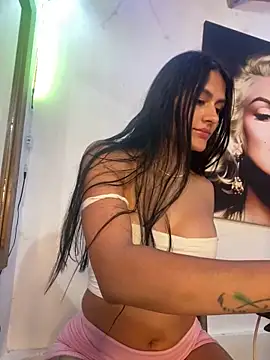 juliana1920 online show from September 26, 2025, 9:41 pm