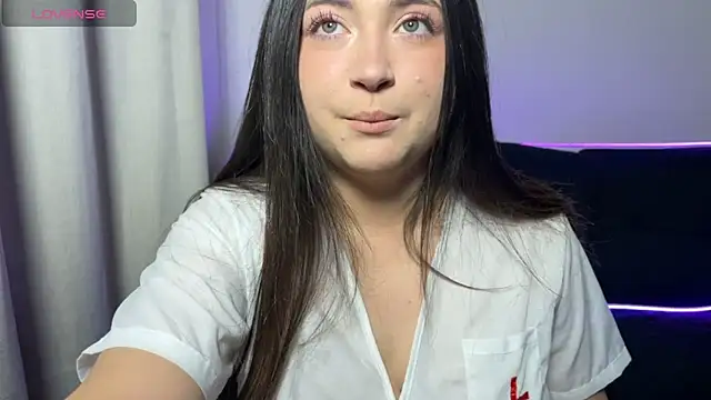 valentinauwu online show from October 12, 2025, 1:15 am