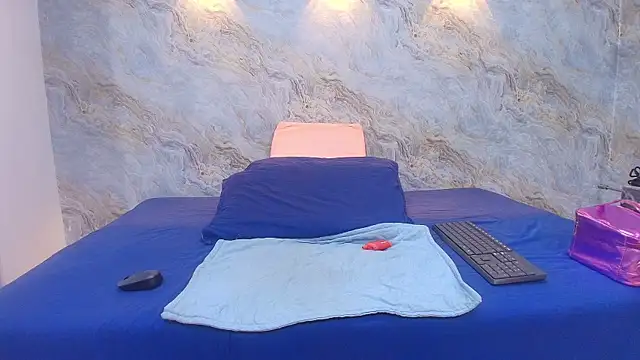 abbyrouss  online show from October 30, 2025, 3:08 am