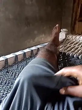 pus ylover online show from October 25, 2025, 5:26 am