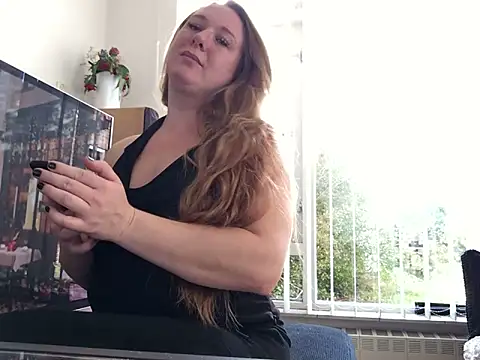 MazySunny online show from October 10, 2025, 8:13 am