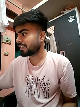 soniriyaa010101 online show from April 8, 2026, 9:04 pm