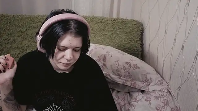 Alice Zev online show from May 1, 2026, 2:05 am