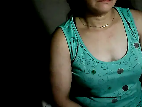 Snapshot of yoursPinayMama1682 chatting on September 23, 2025, 10:46 pm yoursPinayMama1682 online show from September 23, 2025, 10:46 pm