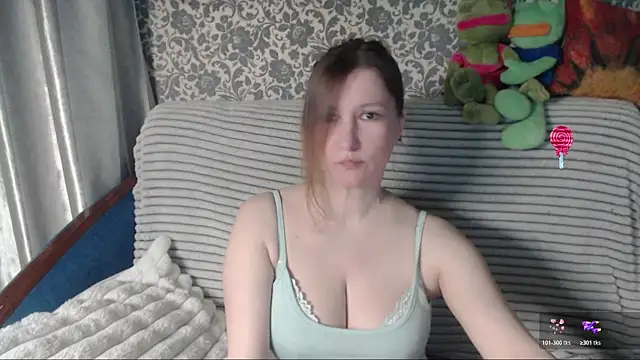 Snapshot of LesanaMagic chatting on May 14, 2026, 3:35 am LesanaMagic online show from May 14, 2026, 3:35 am