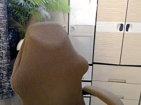 cutie milker online show from February 25, 2026, 2:48 pm