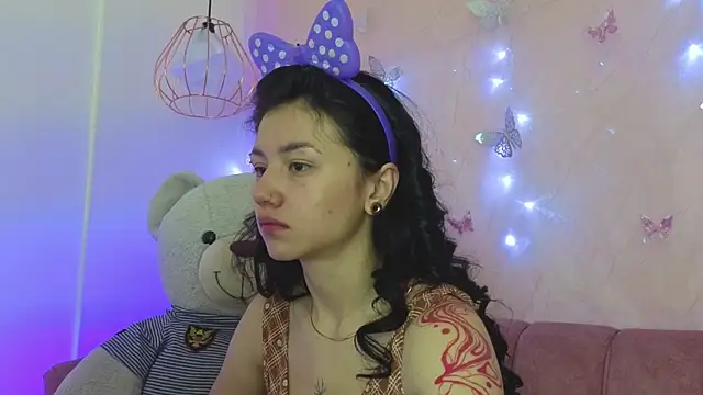 april bennett online show from December 4, 2025, 12:36 pm