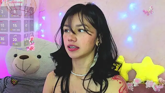 april bennett online show from April 21, 2026, 1:06 pm