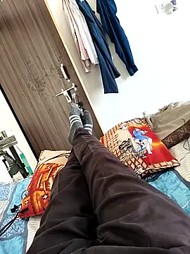 Chanderi19 online show from December 2, 2025, 5:57 am