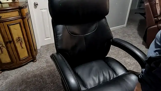 Mickelangello75 online show from September 25, 2025, 3:27 pm