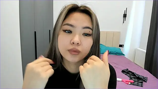 Maakimita online show from October 28, 2025, 7:45 am