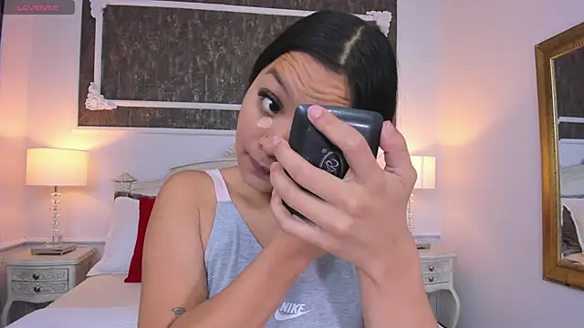 SharonBonet online show from October 29, 2025, 11:23 am