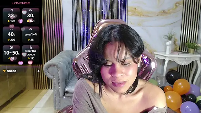 catalina5 s online show from November 5, 2025, 3:12 pm