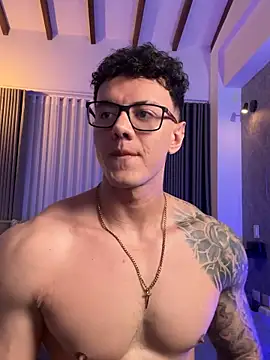 Thomas Falcon online show from October 3, 2025, 1:13 am