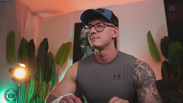 Thomas Falcon online show from November 23, 2025, 12:32 am