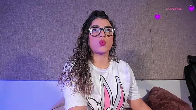 Salomeferreira  online show from October 20, 2025, 4:29 pm