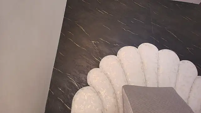 kissme luna online show from April 21, 2026, 7:06 pm