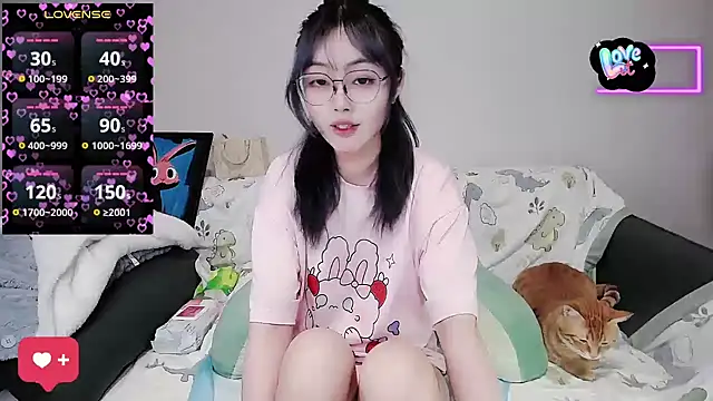 Snapshot of baby-yaya20 chatting on October 31, 2025, 12:44 am baby-yaya20 online show from October 31, 2025, 12:44 am