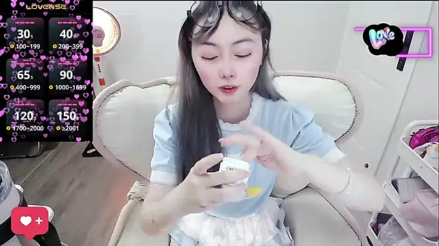 Snapshot of baby-yaya20 chatting on February 8, 2026, 10:40 am baby-yaya20 online show from February 8, 2026, 10:40 am