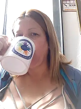 Snapshot of ROOMIINA chatting on November 6, 2025, 12:28 pm ROOMIINA online show from November 6, 2025, 12:28 pm