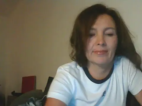 Avelinii online show from May 25, 2026, 6:36 pm