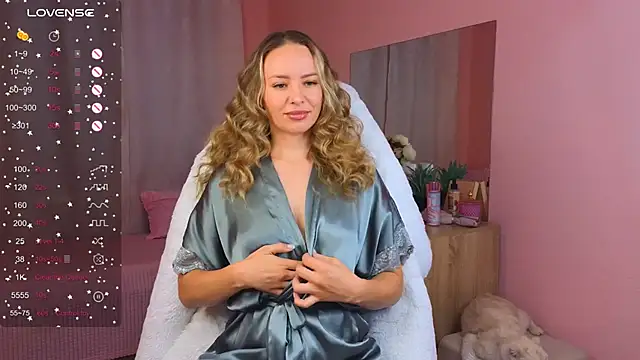 Hloya Mei online show from September 15, 2025, 11:05 pm