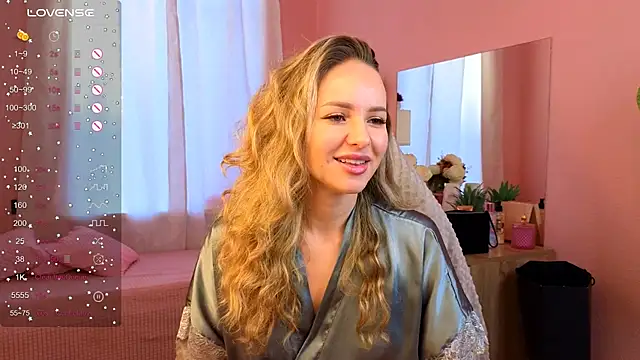 Hloya Mei online show from September 26, 2025, 1:09 am