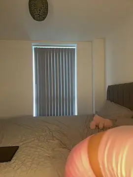 SexySaraxxoo online show from April 7, 2026, 9:21 am