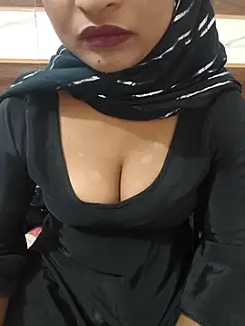 Itz Mayra  online show from October 15, 2025, 7:30 am