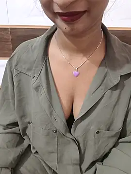 Itz Mayra  online show from November 9, 2025, 6:55 am